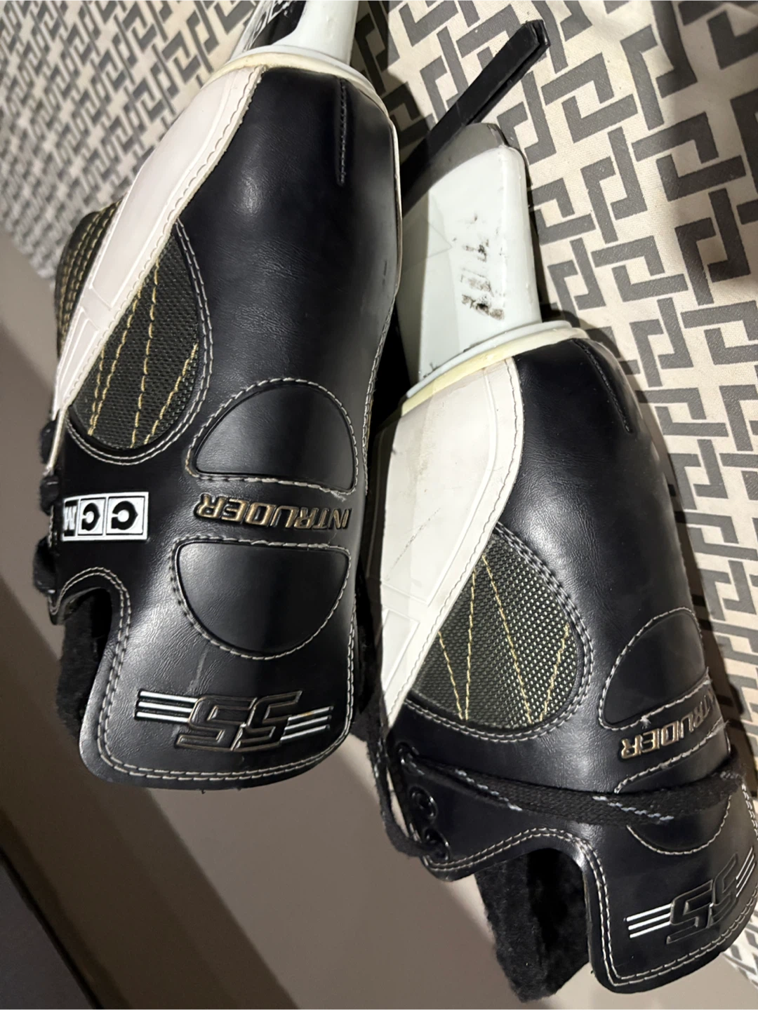 CCM Intruder Ice Skates Size 7 - photo 3