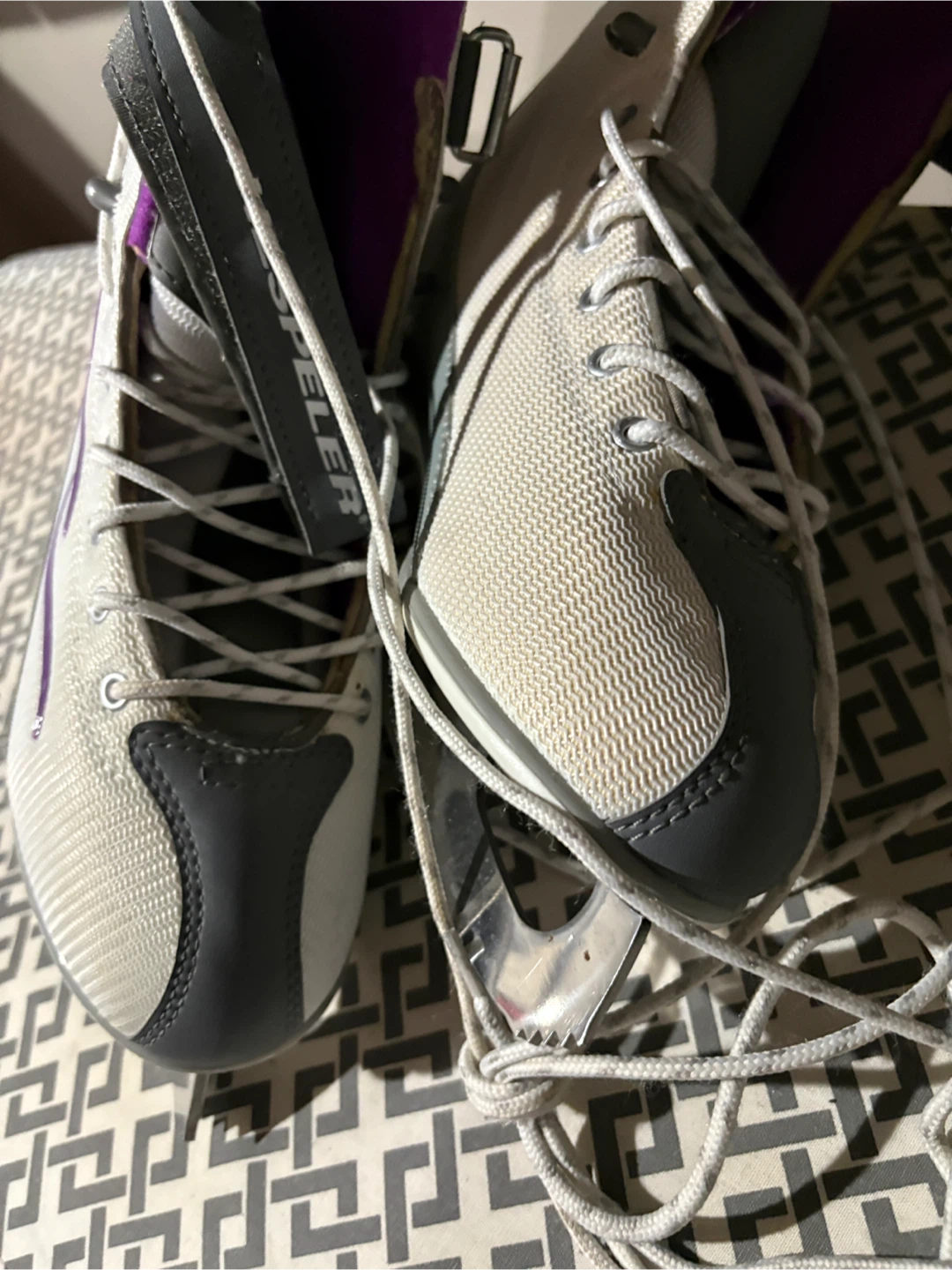 Hespeler Ice Skates - Size 7 Women - photo 3