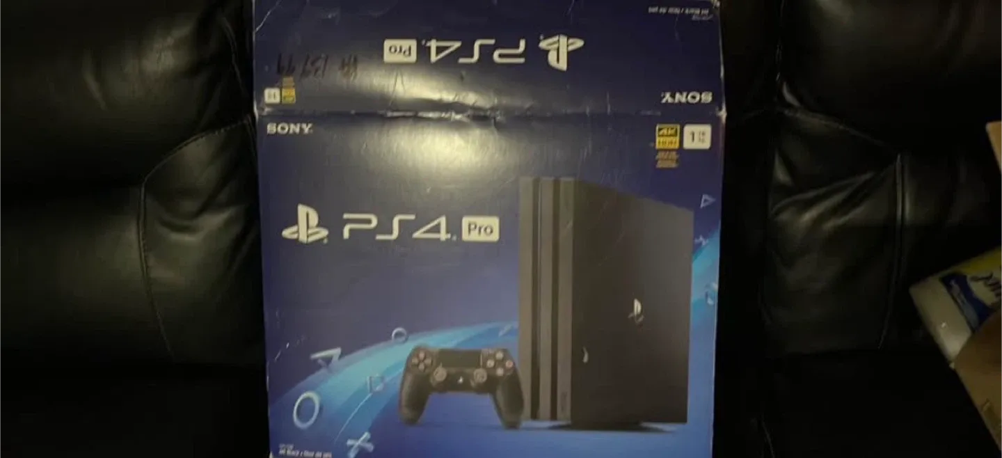PS4 Pro (Bundle) - Includes Box! image indicator(2)