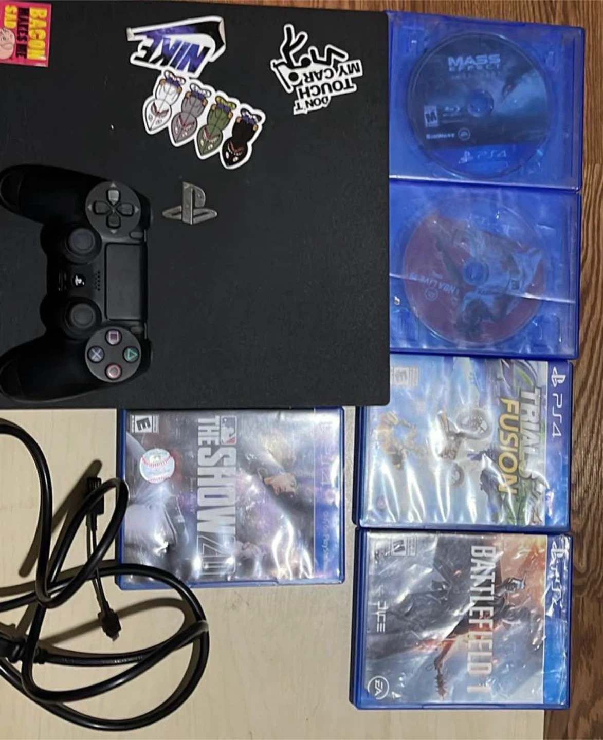 PS4 Pro (Bundle) - Includes Box!