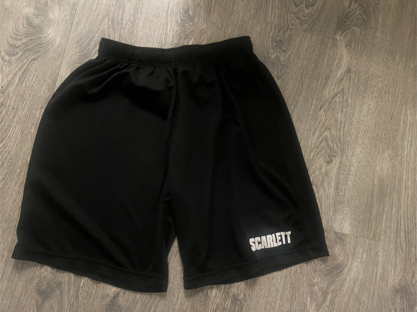 Men’s L Scarlett black workout gym shorts