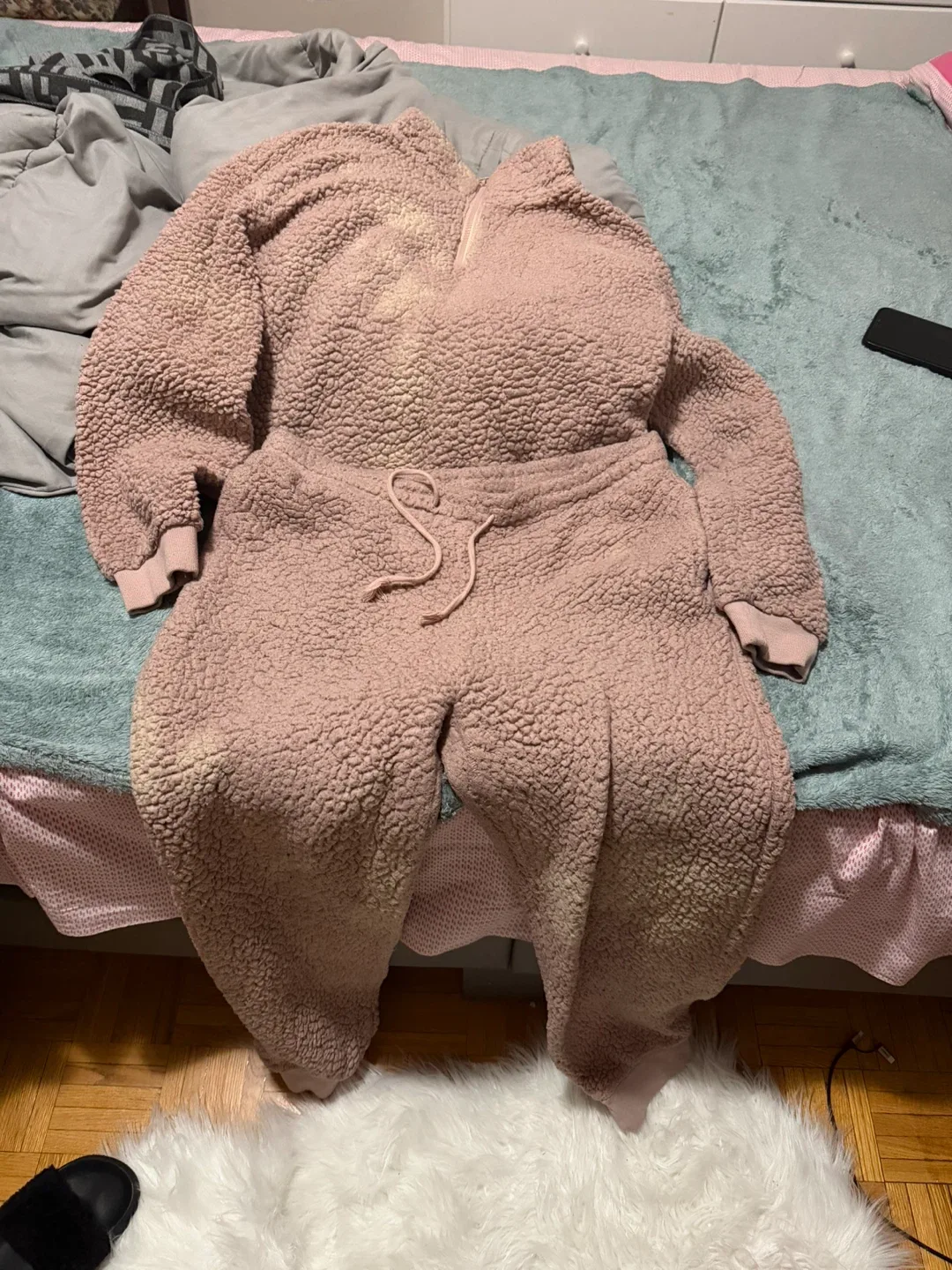 Fashion Nova Pink Sherpa Set image indicator(2)