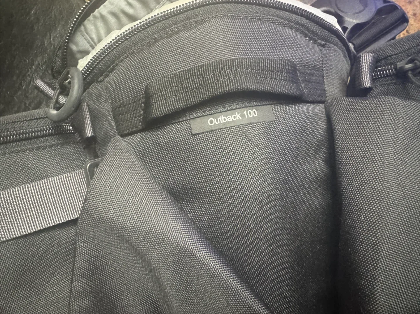 Lowepro Outback 100 Camera Bag image indicator(2)