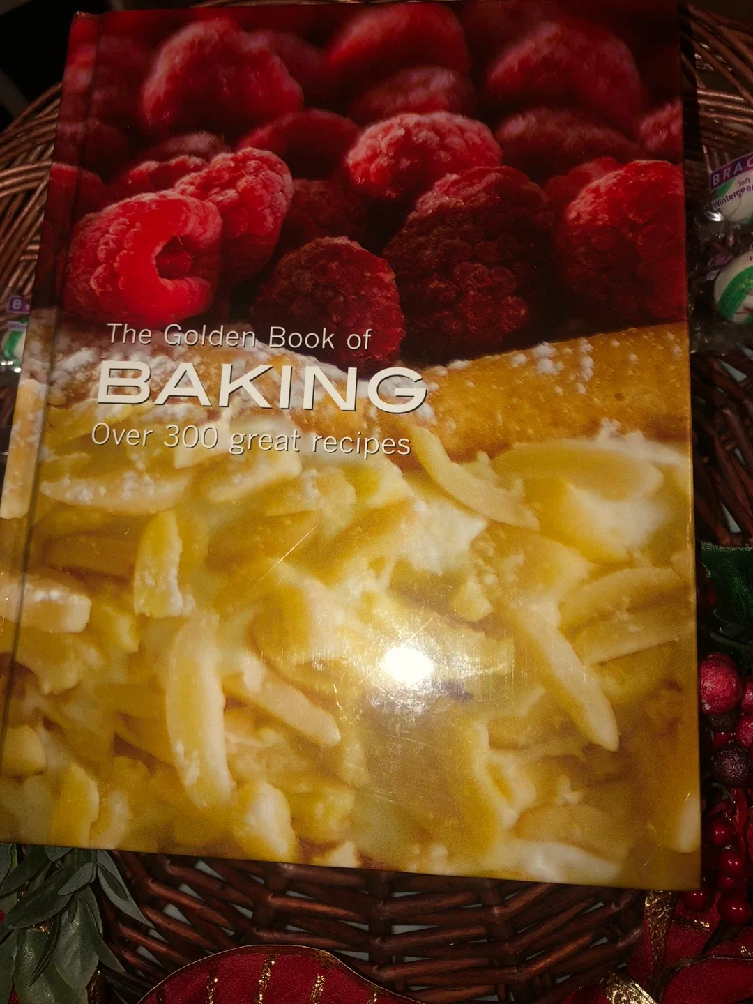 🎄 Baking Gift Basket: Huge Book, Cutters, Spatulas image indicator(2)