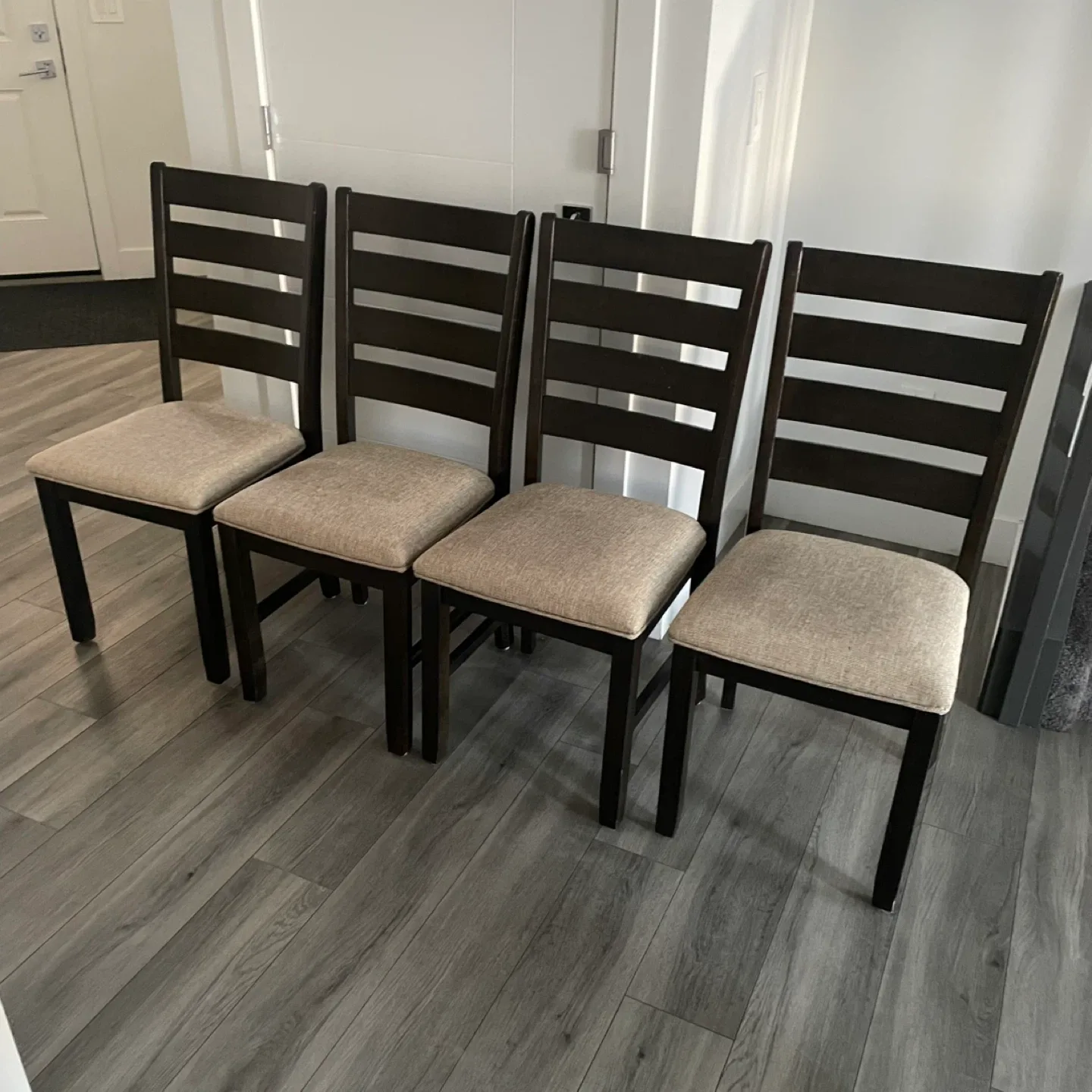 4 Dining Chairs