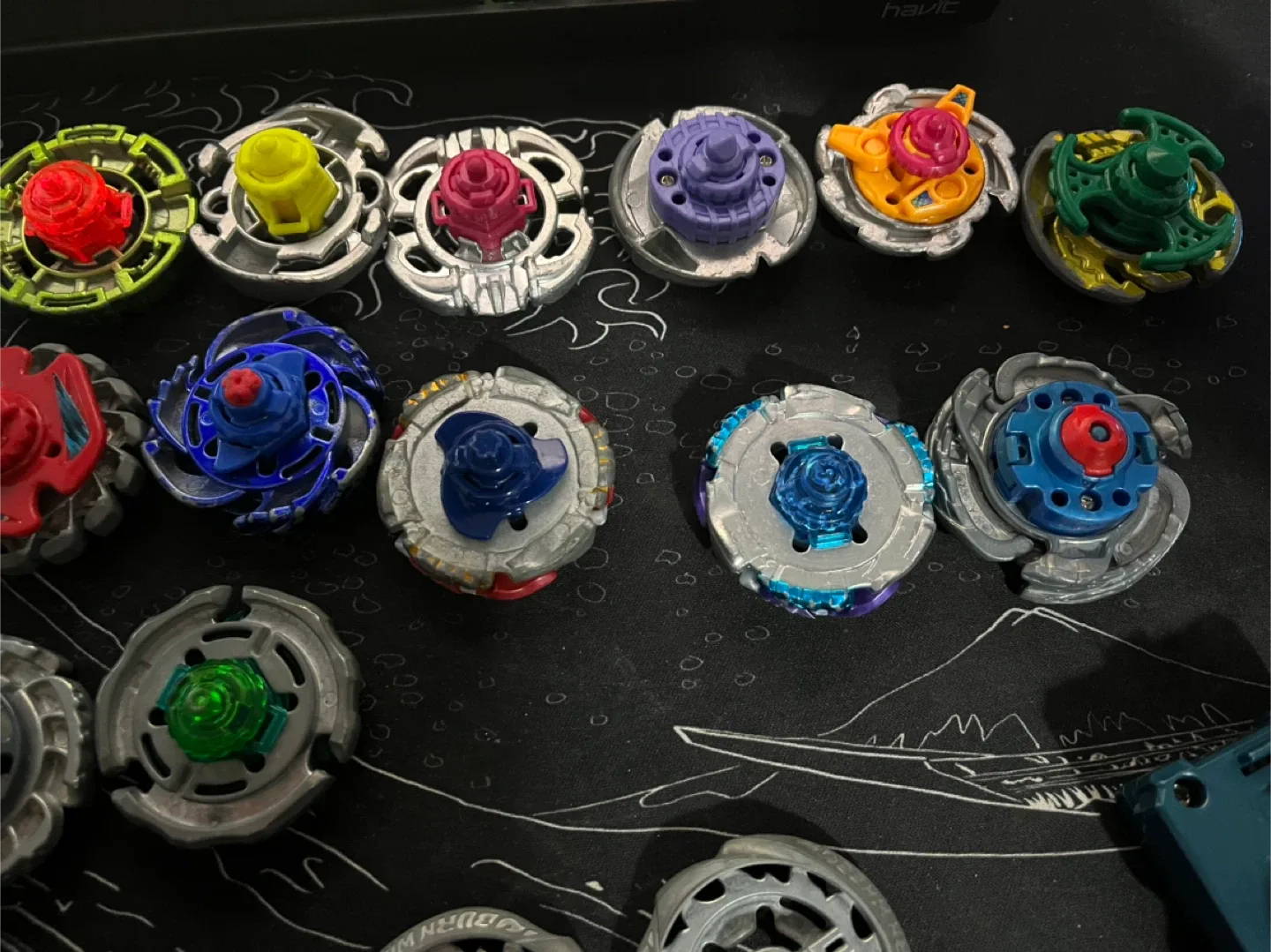 Beyblade Lot - Various Colours image indicator(5)
