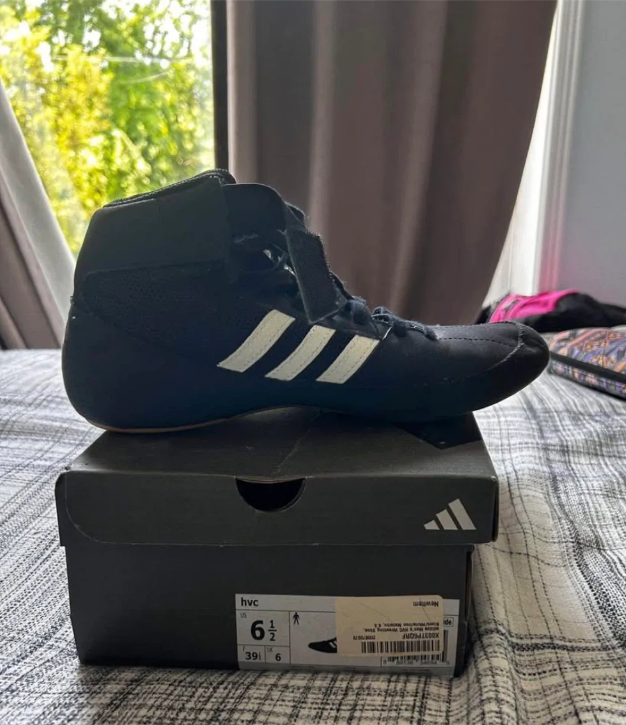 Adidas Men's HVC Wrestling Shoes withBoxing Training Gloves image indicator(5)