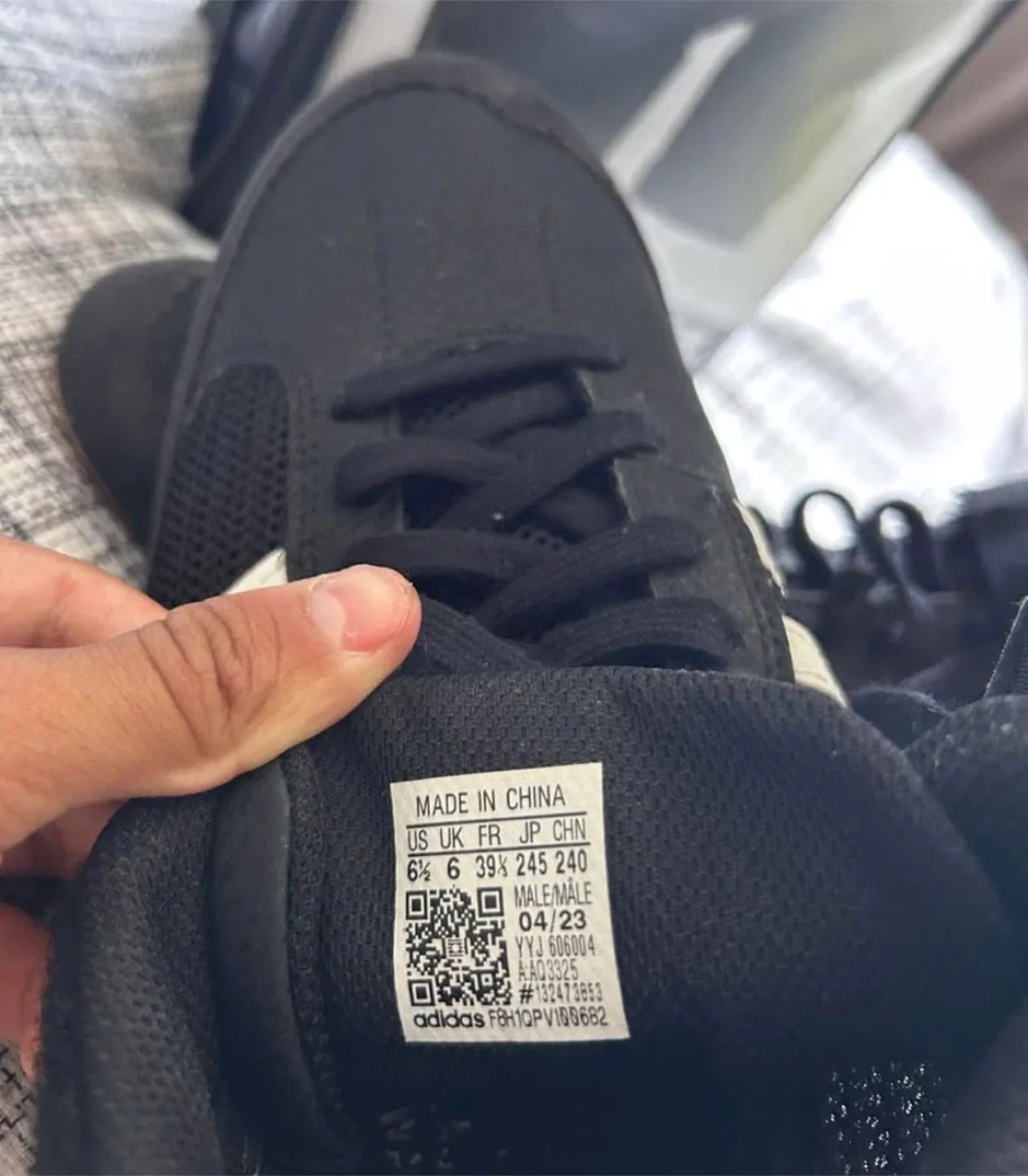 Adidas Men's HVC Wrestling Shoes withBoxing Training Gloves image indicator(6)