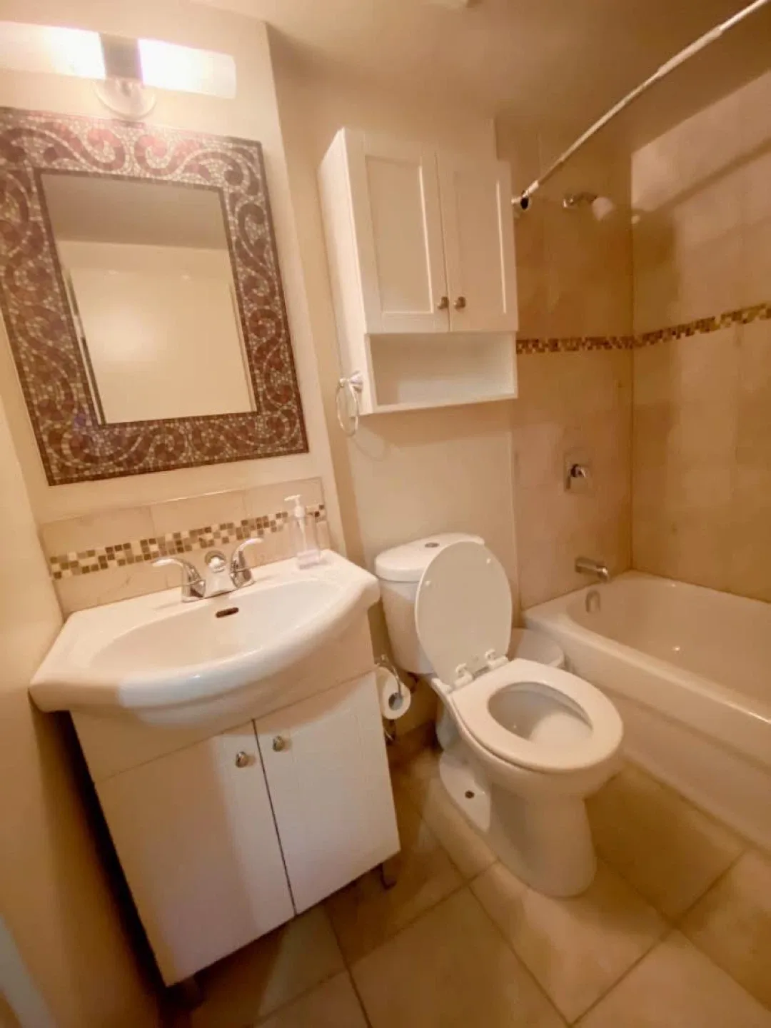 Studio sublet in Mid town Toronto image indicator(8)