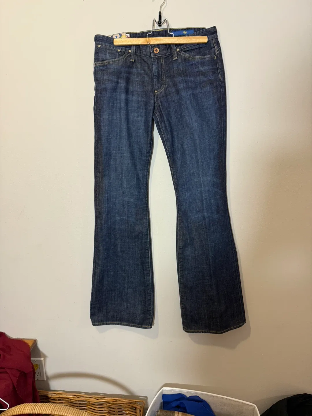AG Low waisted y2k Jeans, Size 29R image indicator(2)