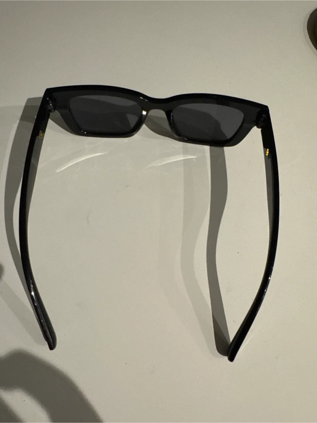 Black Frame Sunglasses image indicator(3)