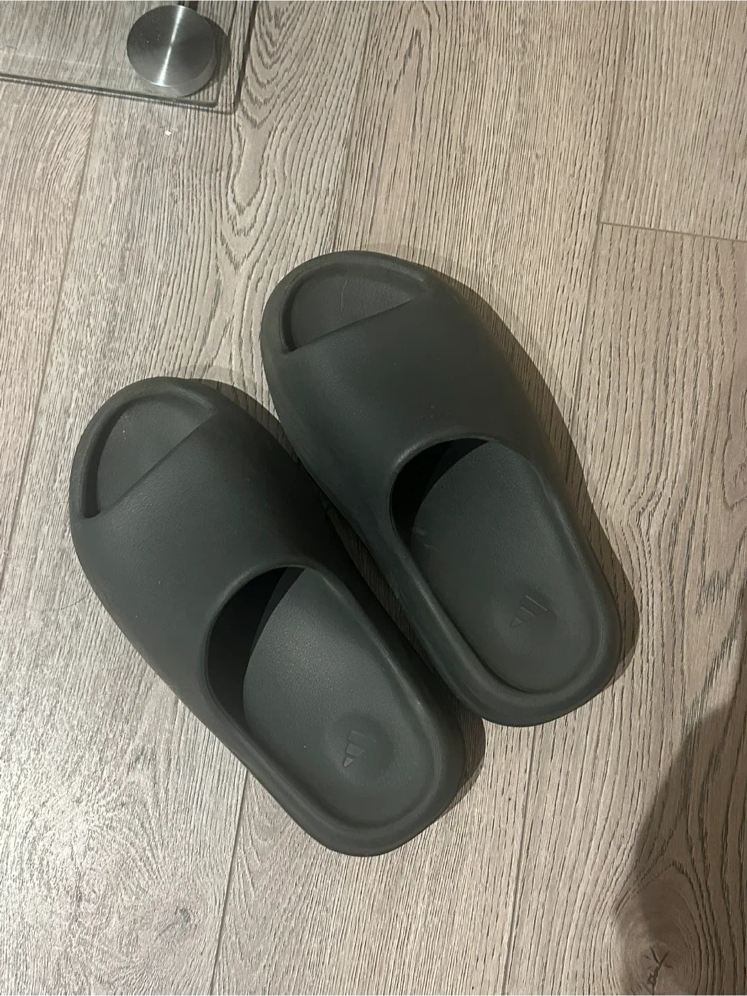 Adidas Yeezy Slides - Size 6US thumbnail
