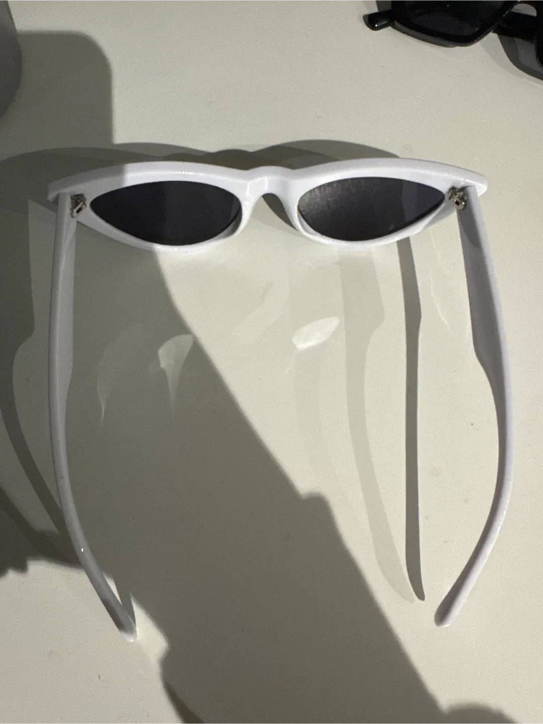 White Cat Eye Sunglasses image indicator(2)