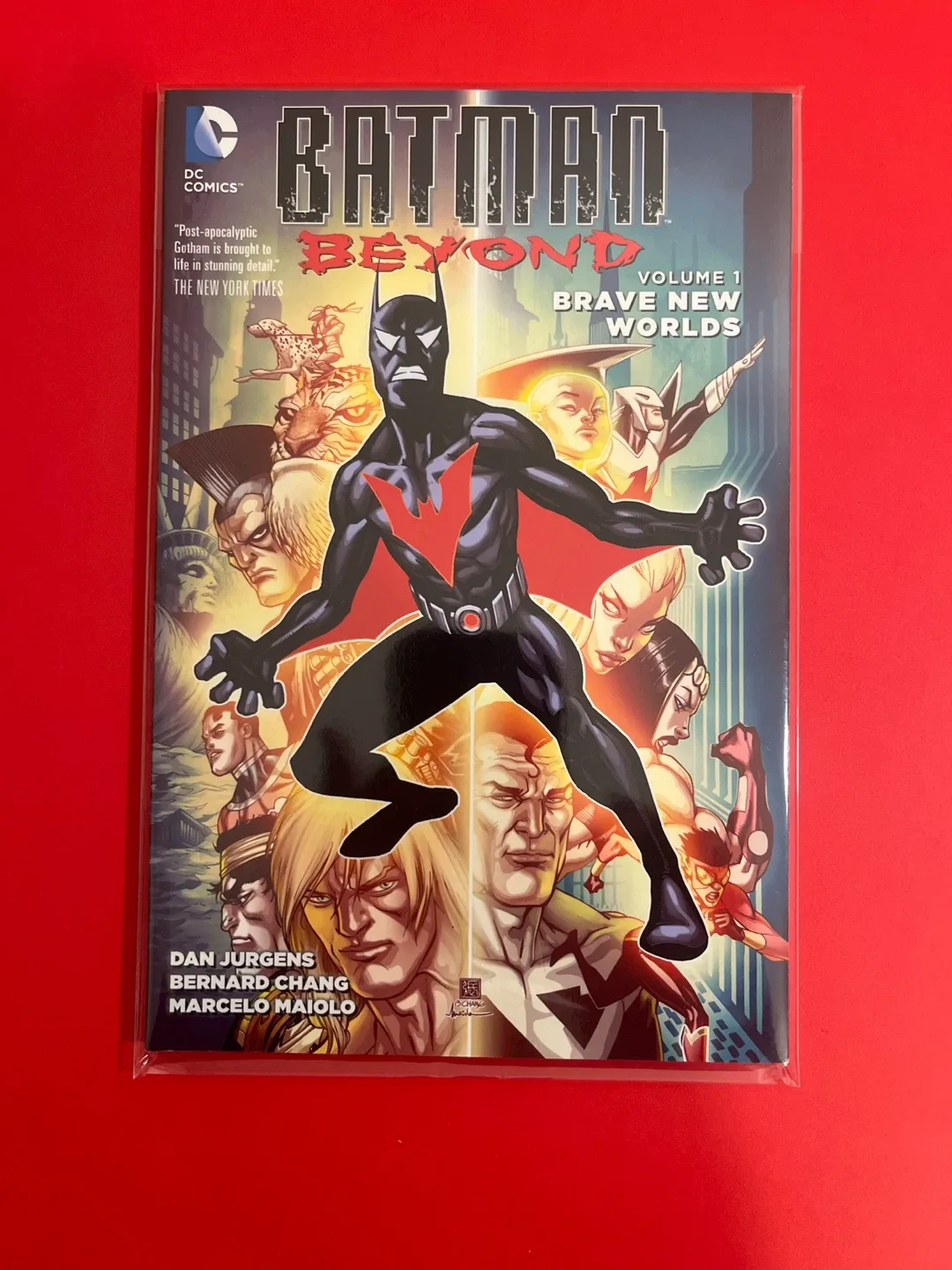 Batman Beyond Vol. 1 Brave New Worlds thumbnail