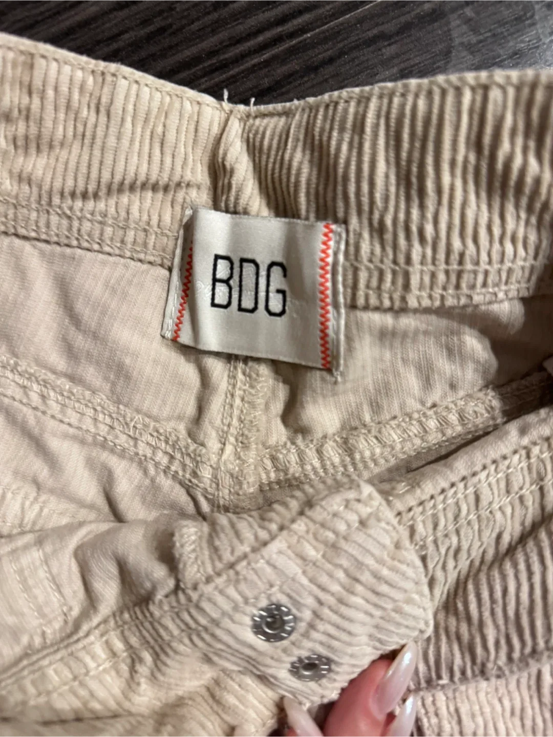 BDG Beige Corduroy Shorts - Size US 4 image indicator(2)