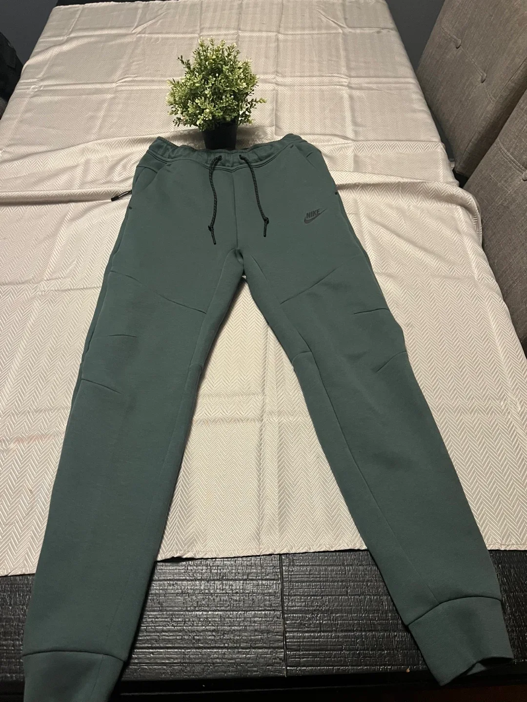 Brand New Nike Tech Fleece Pants - Size Small image indicator(2)