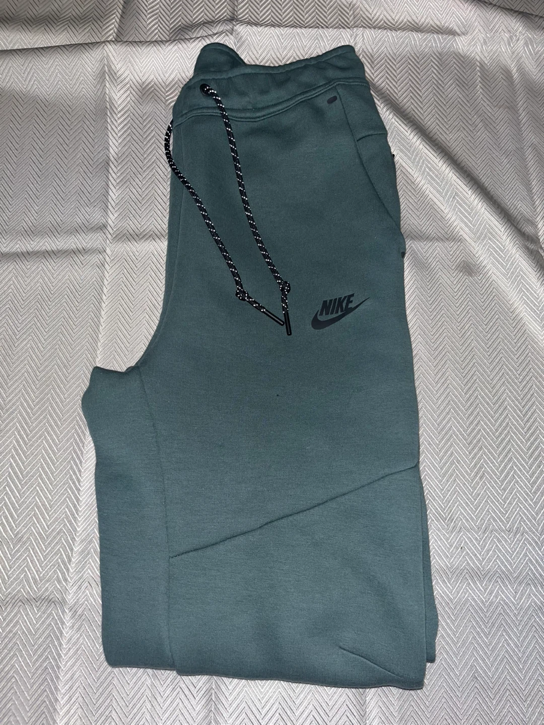 Brand New Nike Tech Fleece Pants - Size Small