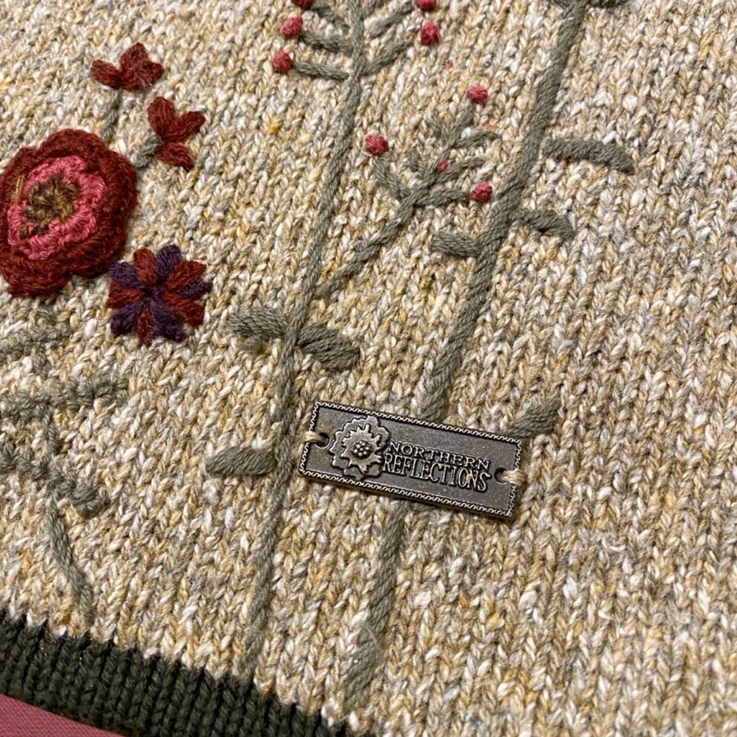 Vintage Northern Reflections Embroidered Sweater (large) image indicator(7)