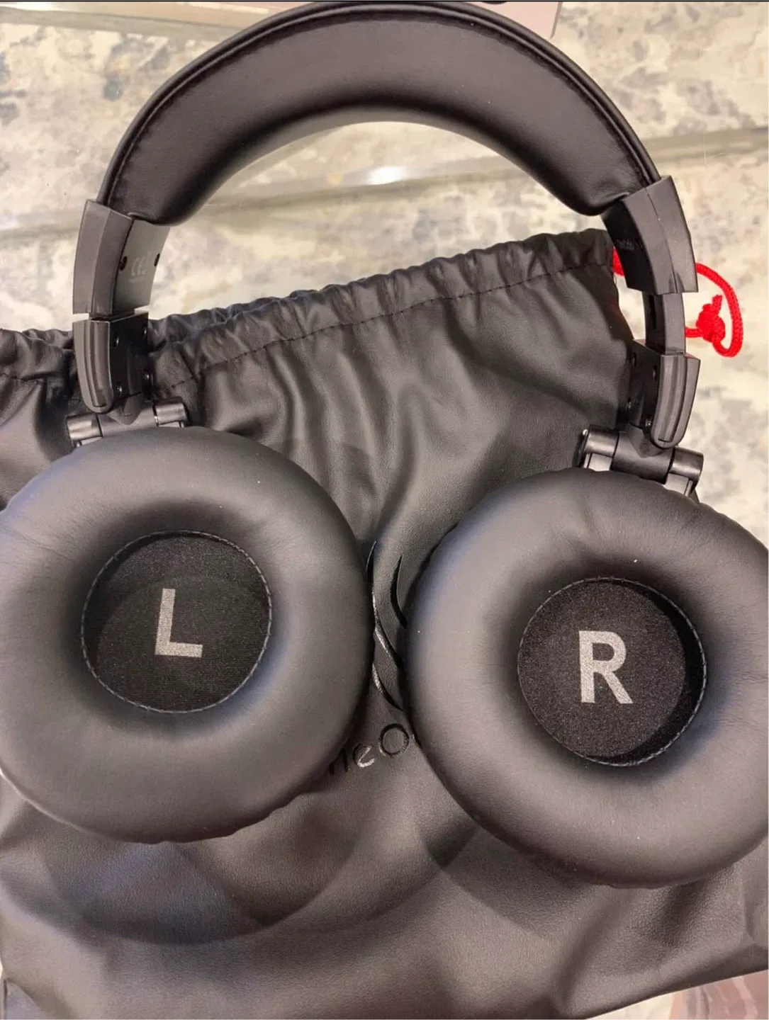 OneOdio Studio Pro 10 DJ Headphones - Like New! image indicator(5)