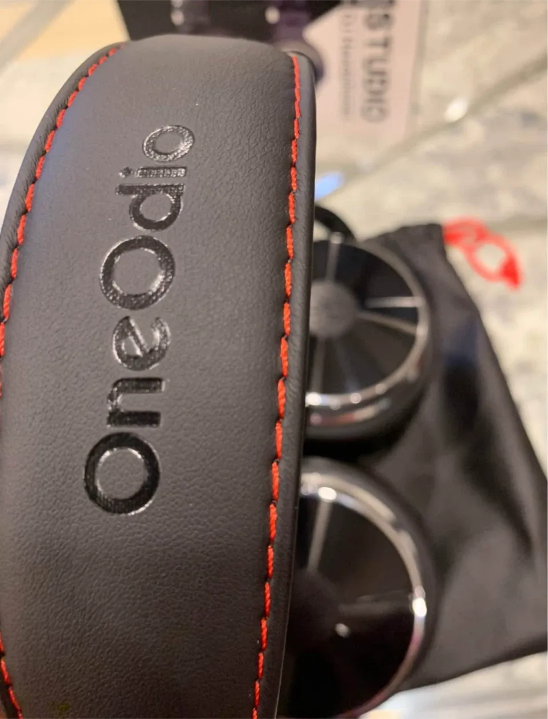 OneOdio Studio Pro 10 DJ Headphones - Like New! image indicator(7)