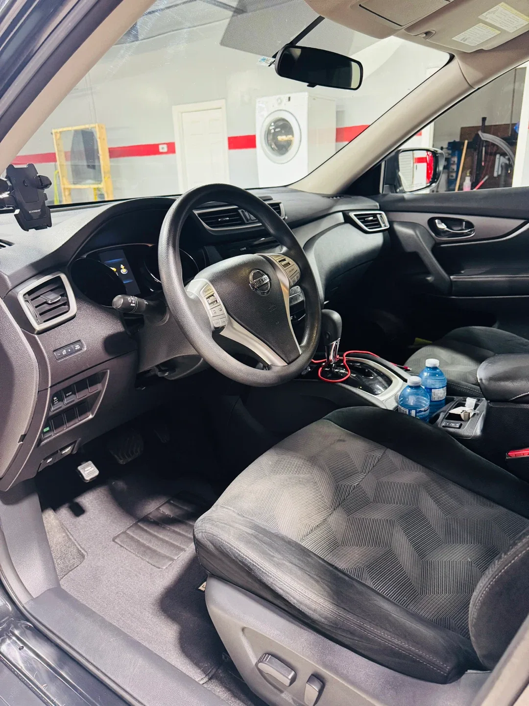 2016 Nissan Rogue SV - Great Condition! image indicator(3)