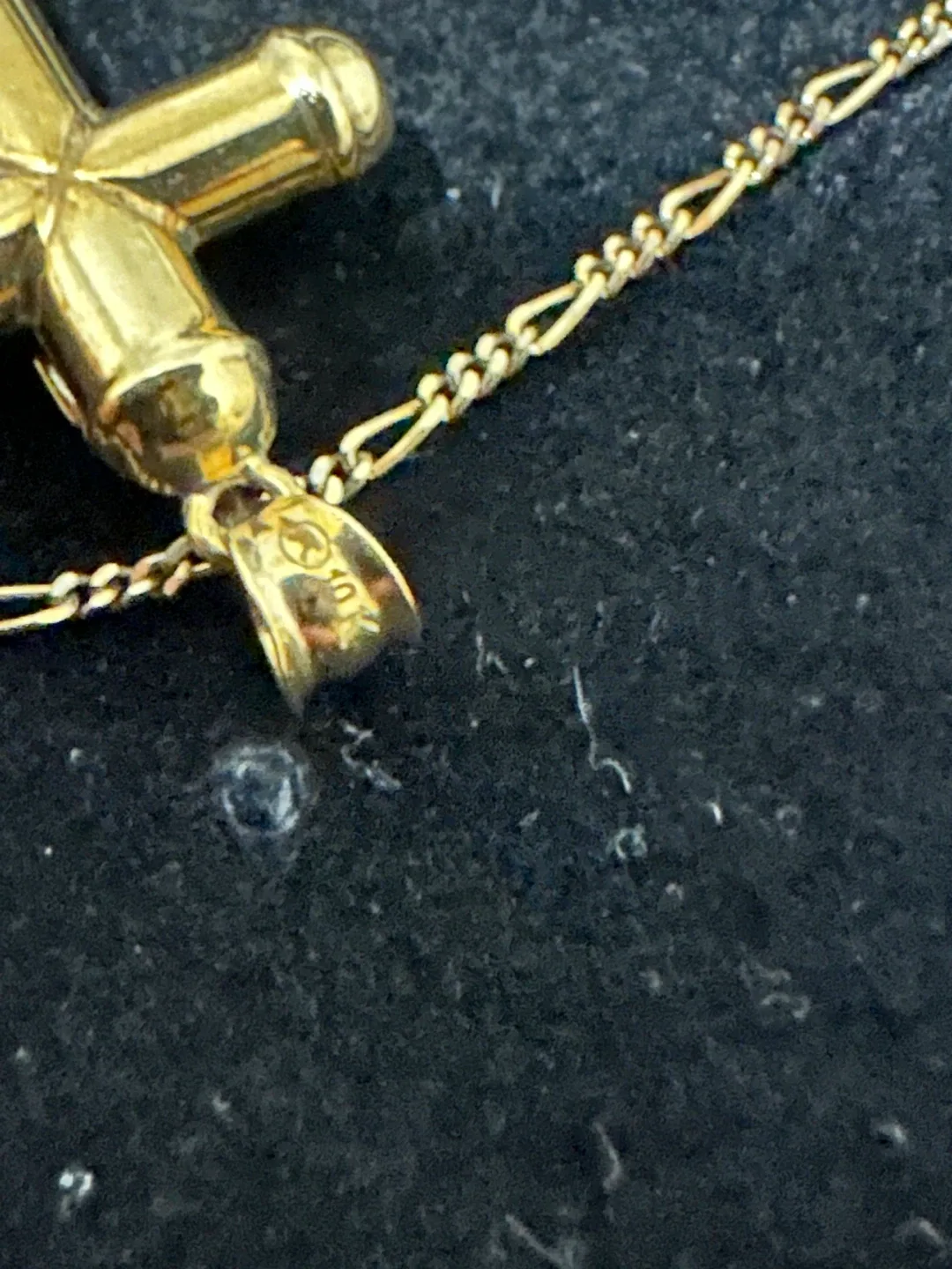 10K Gold Cross Pendant Necklace image indicator(6)