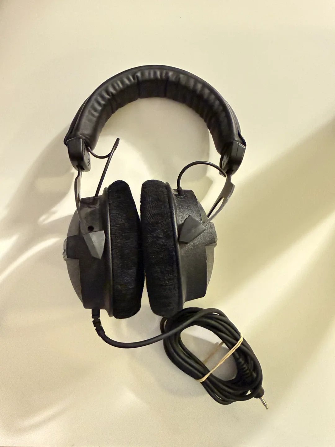 Beyerdynamic DT 770 PRO Limited Edition 80 Ohm Headphones image indicator(3)