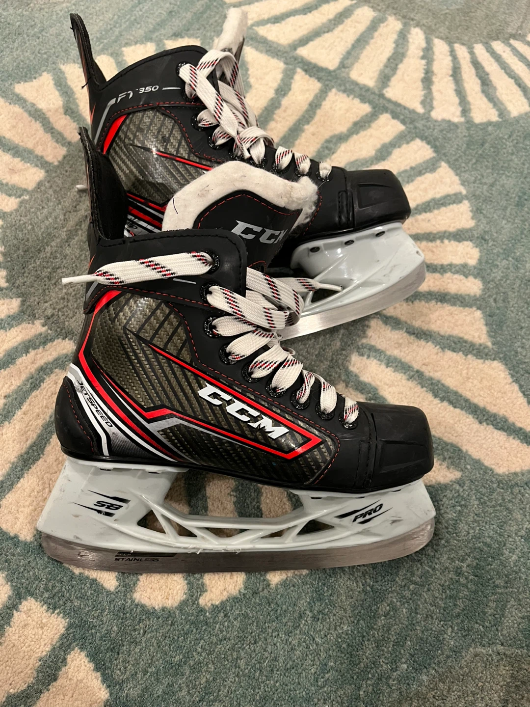 CCM ice skates - photo 3