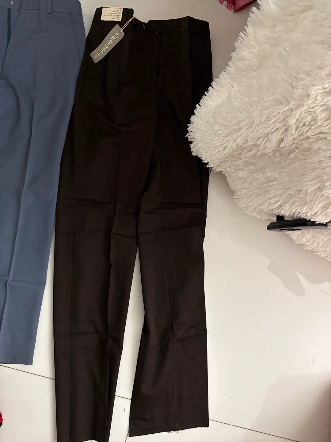 4 pants  for men  1 suéter   Pants - Size 28