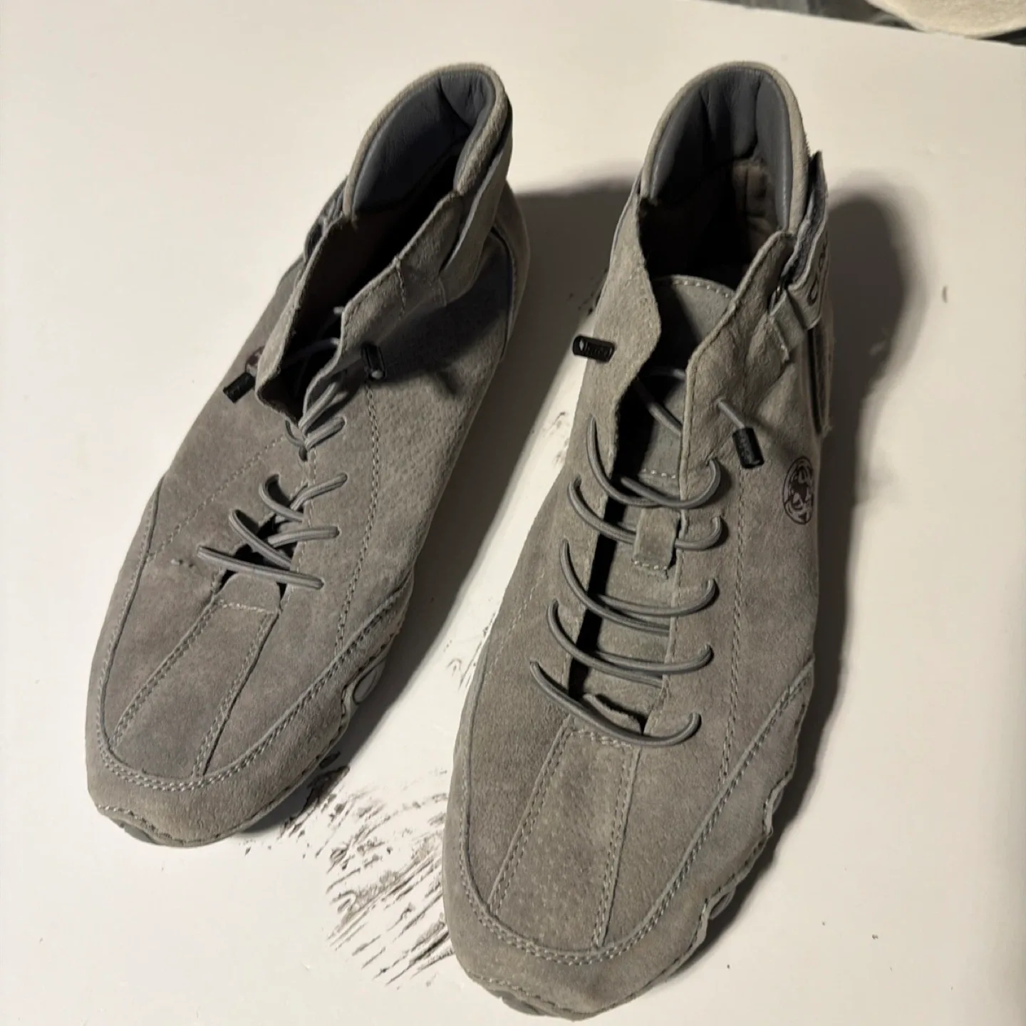 CLOHOO Gray Suede Boots image indicator(9)