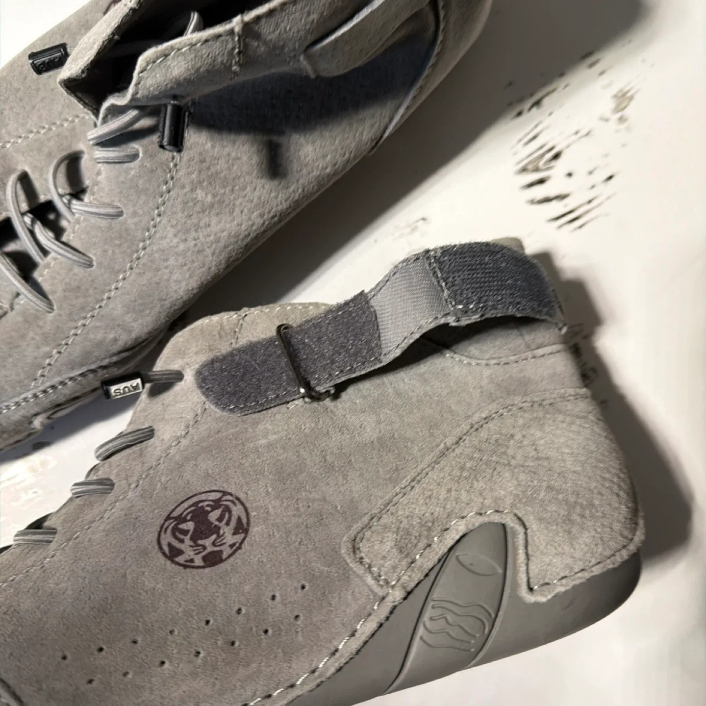 CLOHOO Gray Suede Boots image indicator(7)