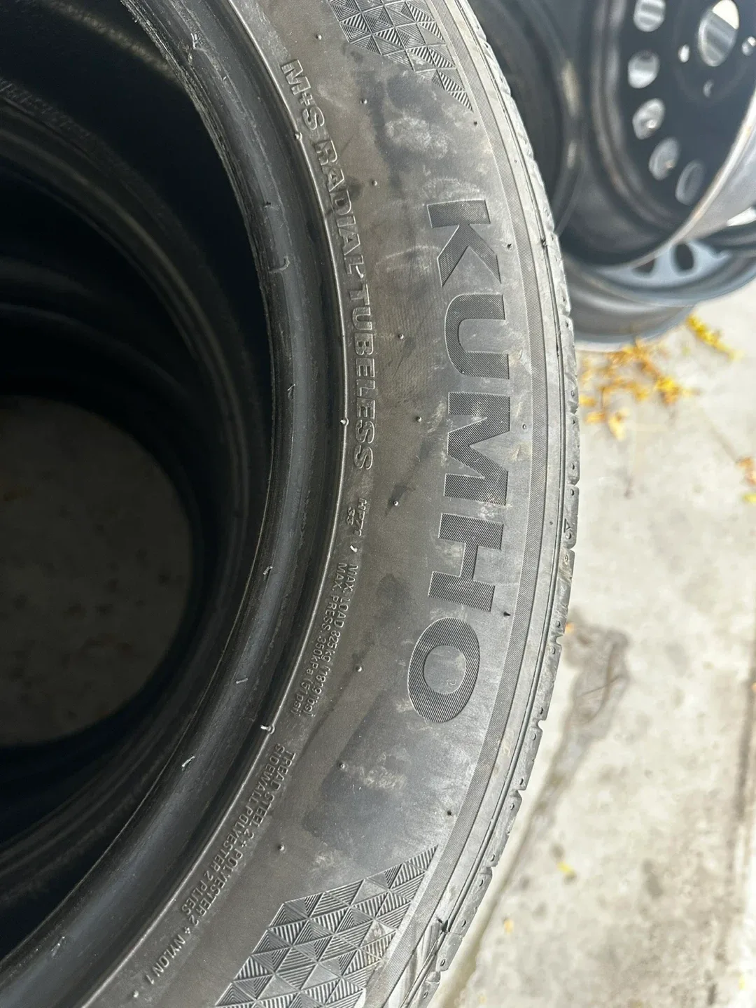 Kumho 235/55R19 Tires - Set of 4 with Steel Rim image indicator(4)