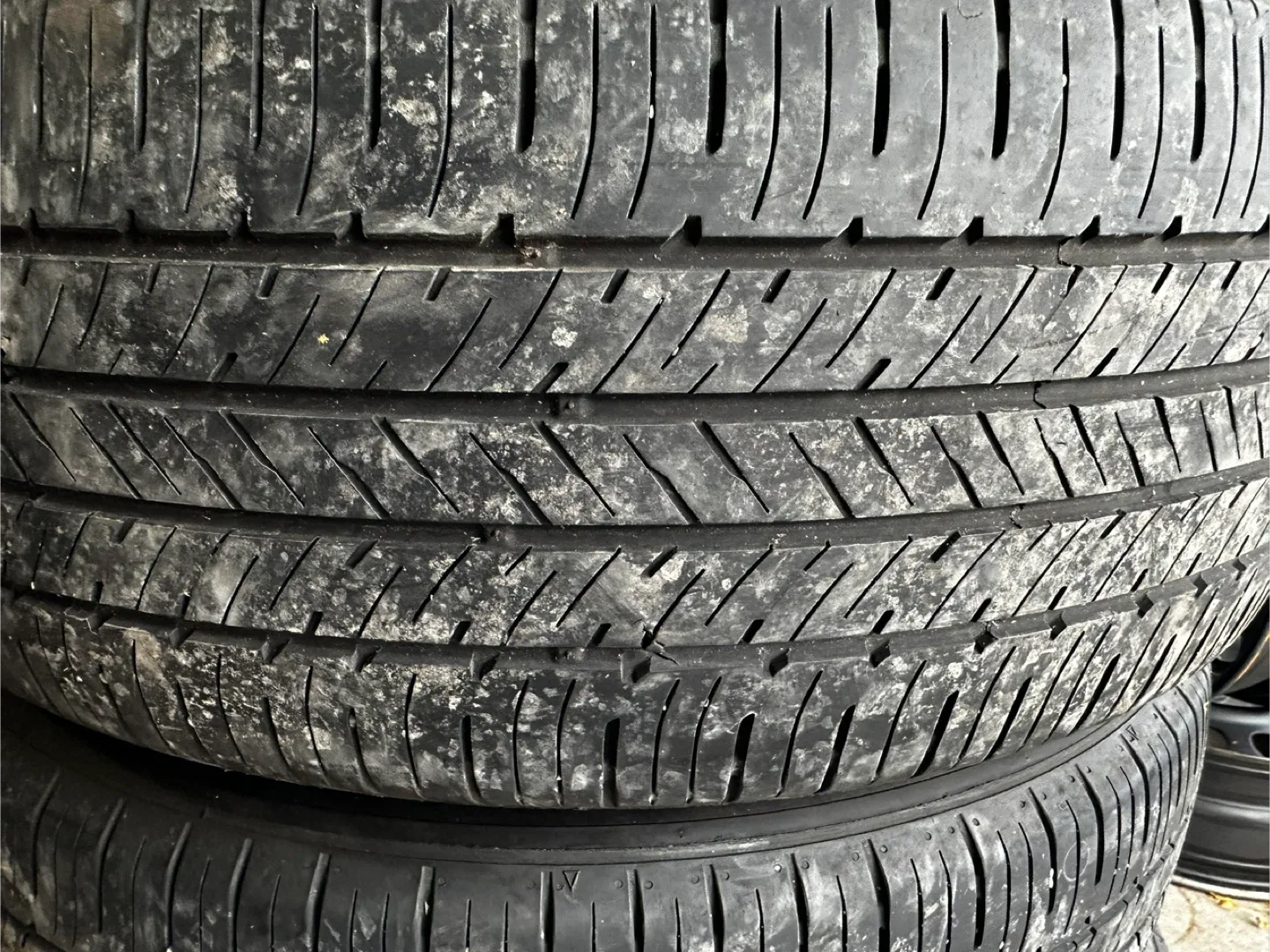 Kumho 235/55R19 Tires - Set of 4 with Steel Rim image indicator(2)