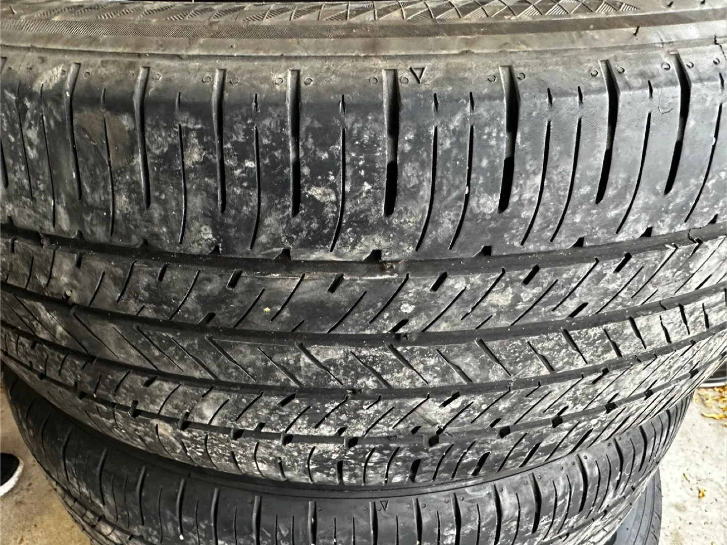 Kumho 235/55R19 Tires - Set of 4 with Steel Rim image indicator(3)