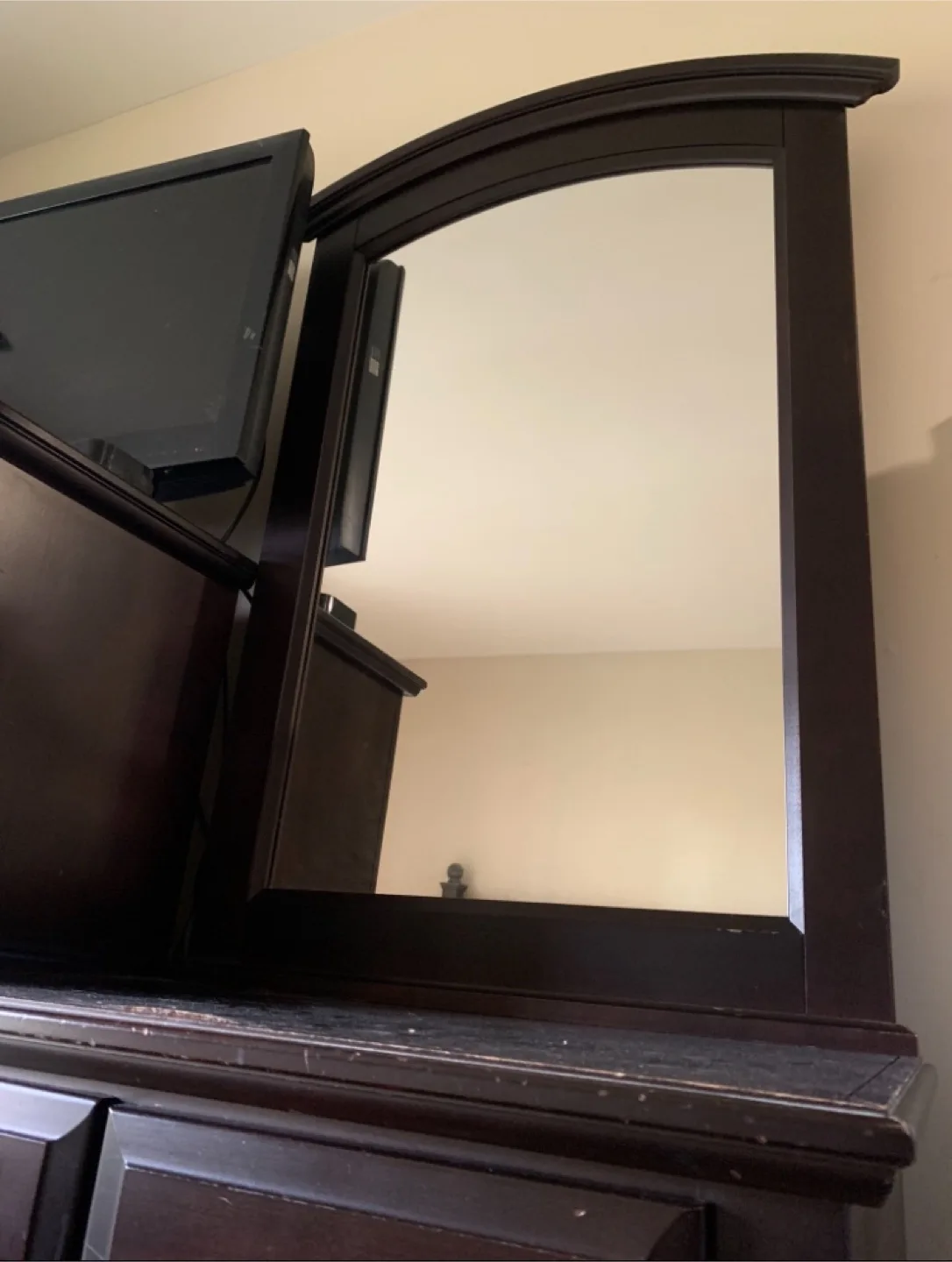 Vaughan-Bassett Ten drawer Dresser with Mirror image indicator(2)