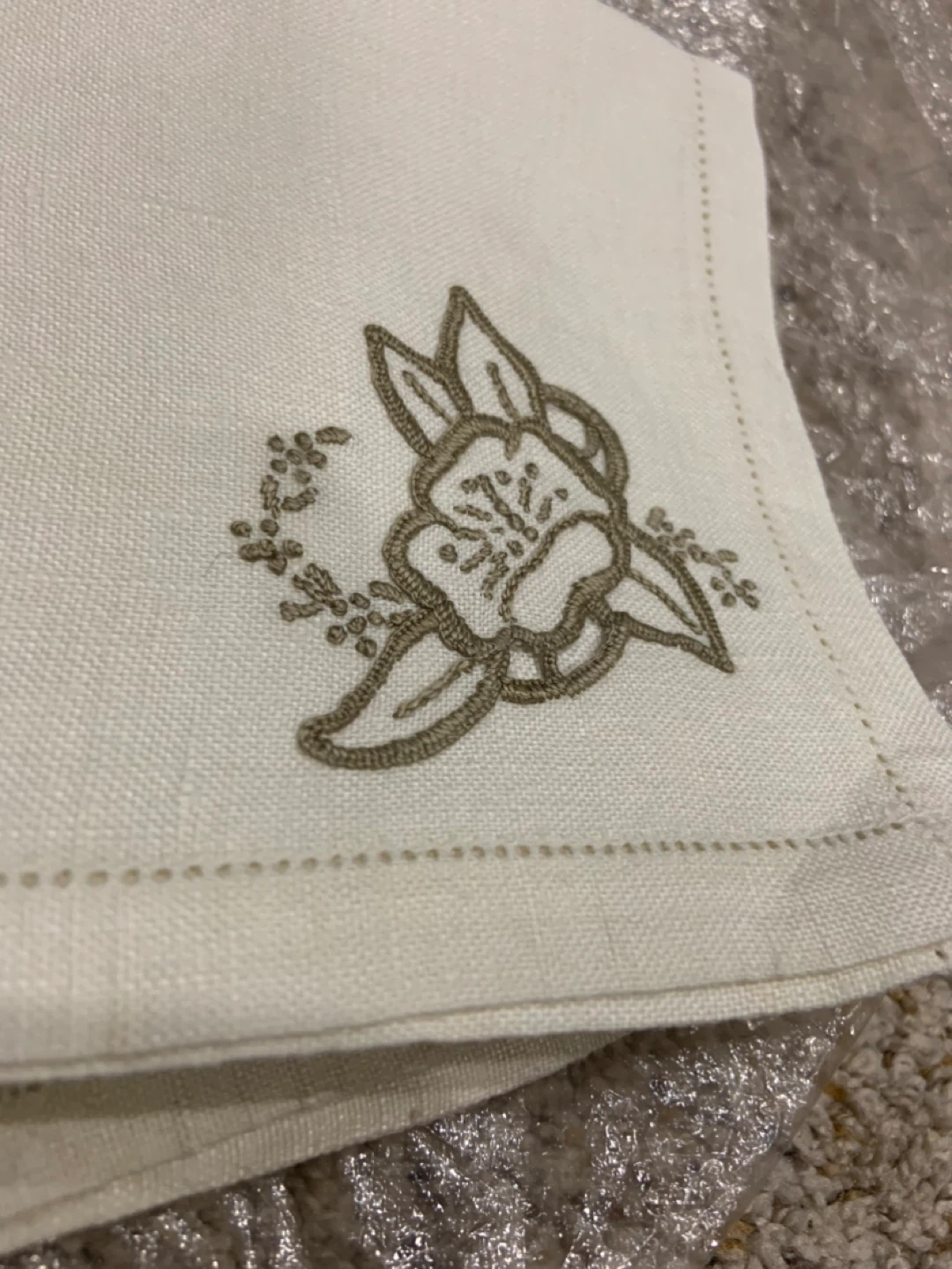 Set of 8 - Vintage Embroidered Cutwork Linen Napkins - photo 2