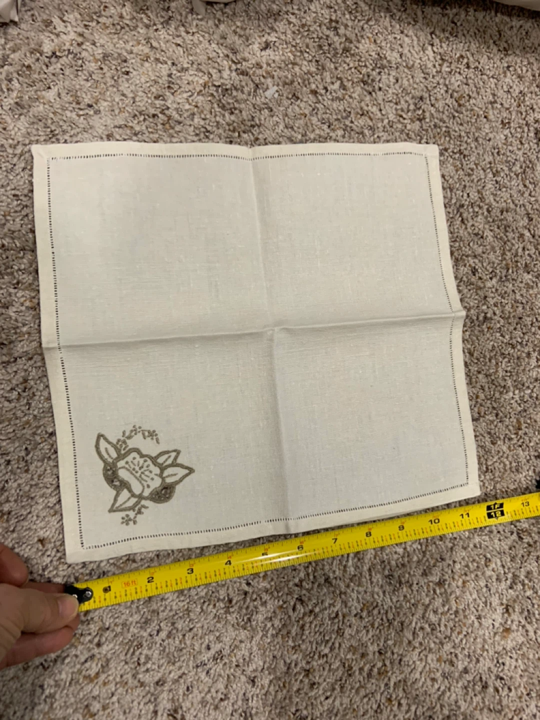 Set of 8 - Vintage Embroidered Cutwork Linen Napkins - photo 4