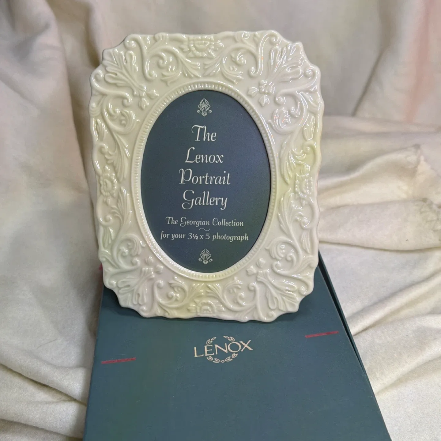 Lenox Portrait Gallery Frame - Georgian Collection image indicator(2)