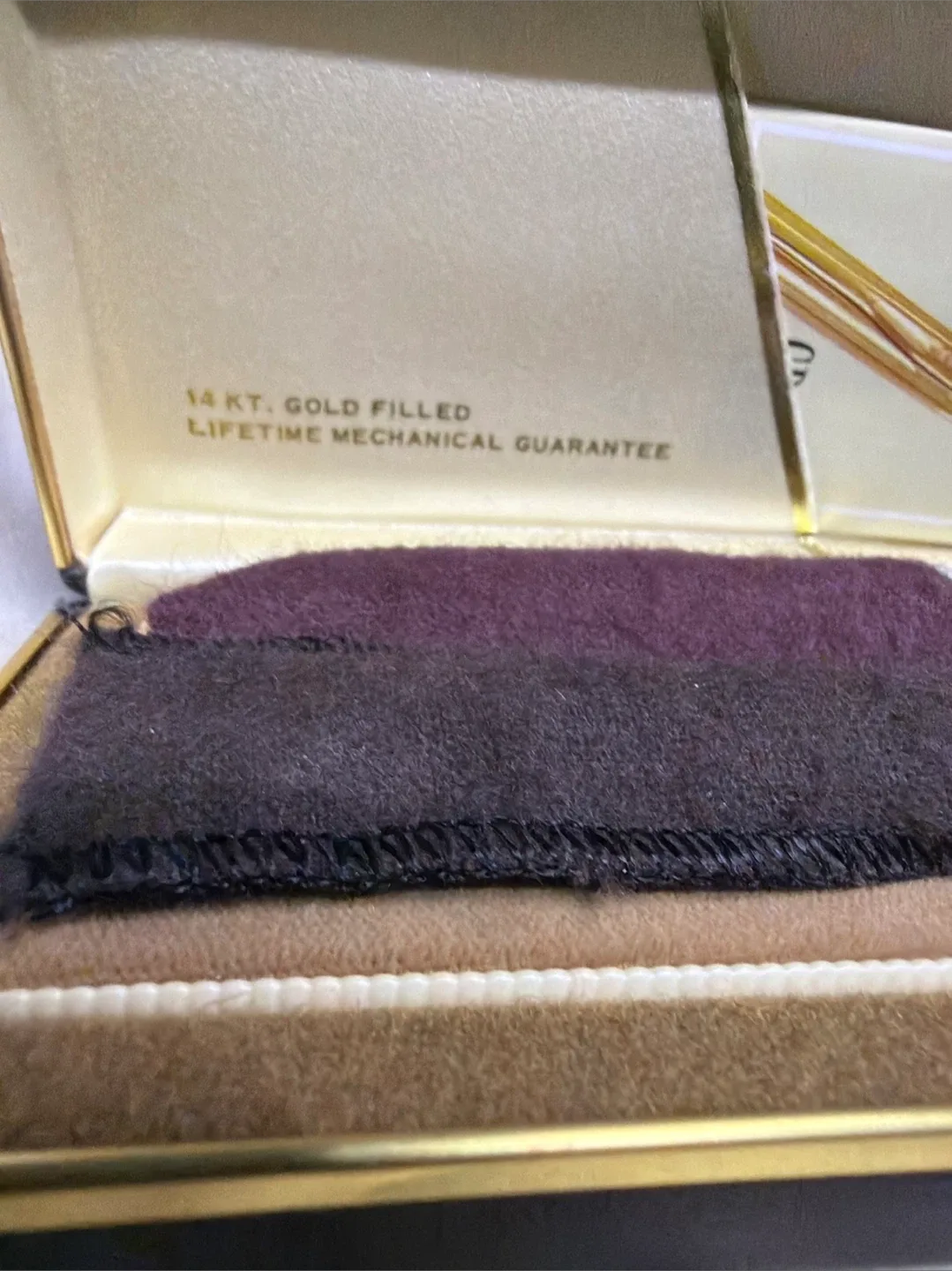 Cross Classic Century 14K Gold Pen Set image indicator(2)