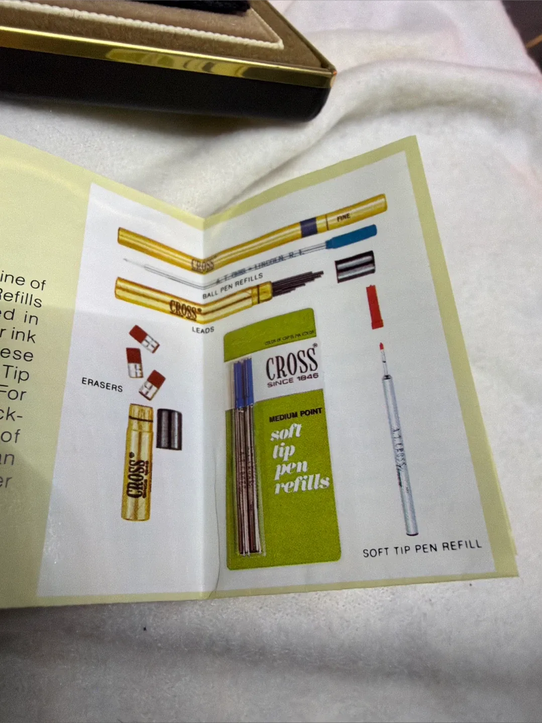 Cross Classic Century 14K Gold Pen Set image indicator(3)