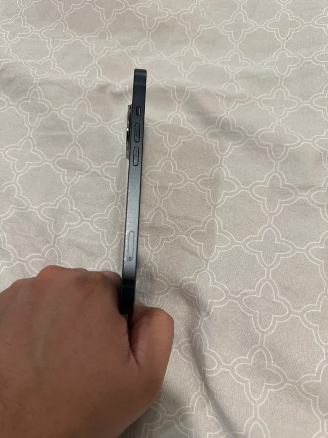 iPhone with 85% Battery Health image indicator(3)