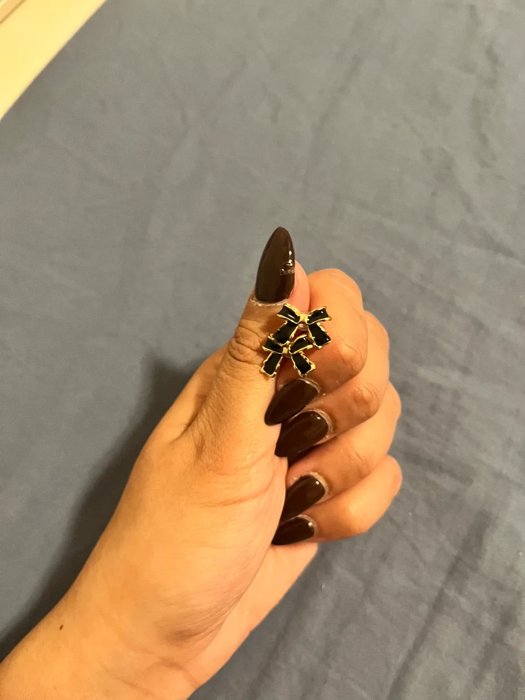 Bow Stud Earrings - Gold & Black image indicator(2)