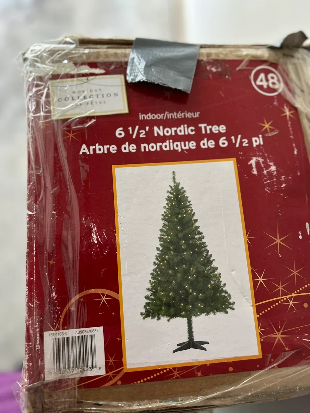 Christmas Tree + Ornaments image indicator(2)