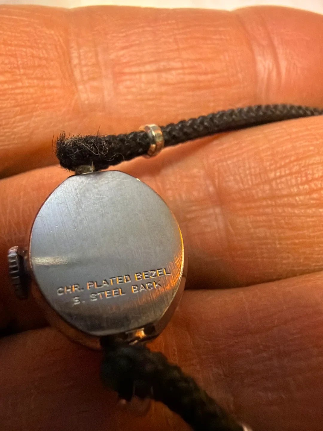 Vintage Timex Pendant Watch image indicator(3)