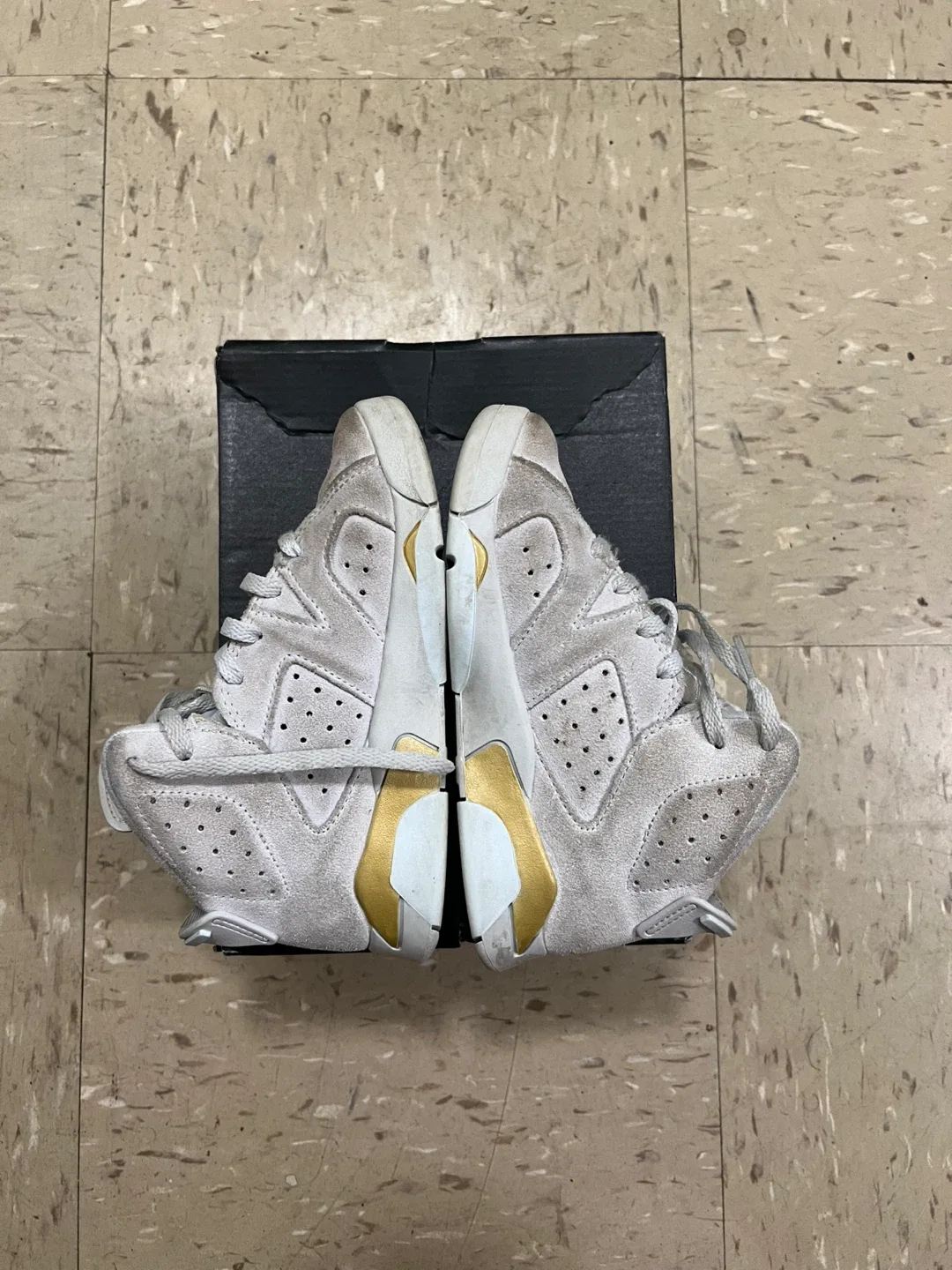 SIZE 11.5C (PS) Jordan 6 Retros image indicator(4)