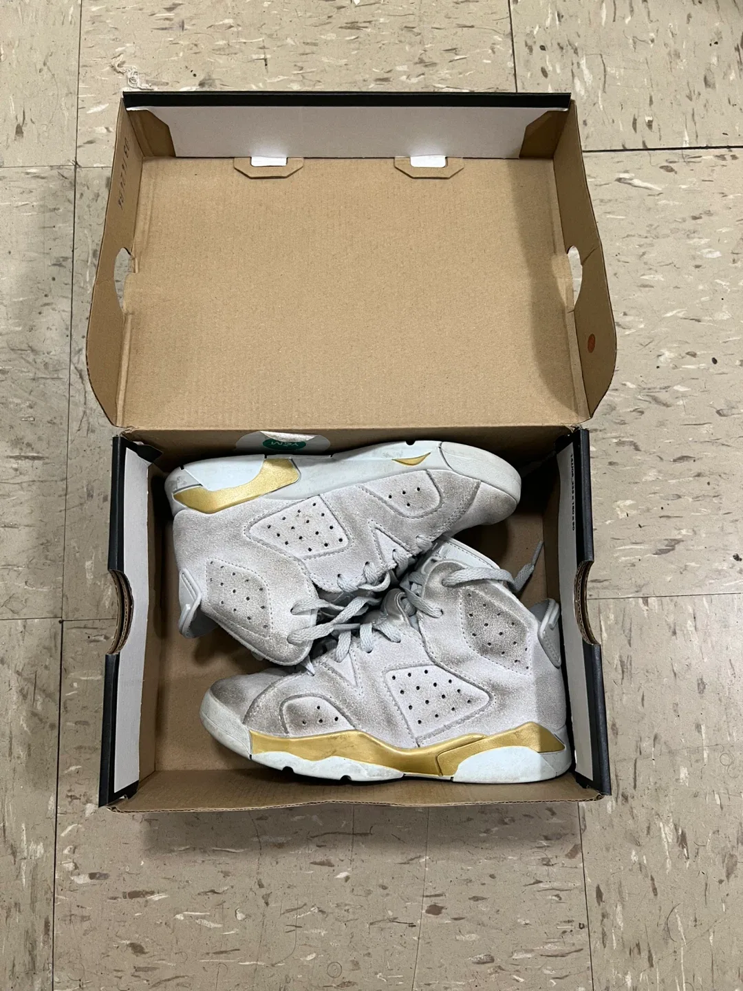 SIZE 11.5C (PS) Jordan 6 Retros thumbnail