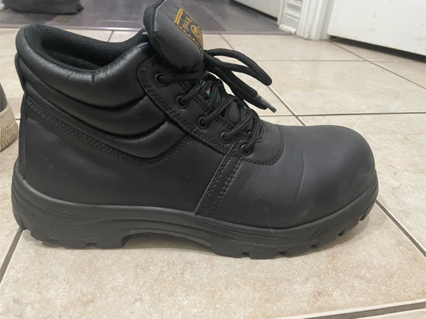 Tiger Safety Boots - Size 10 - Black image indicator(4)