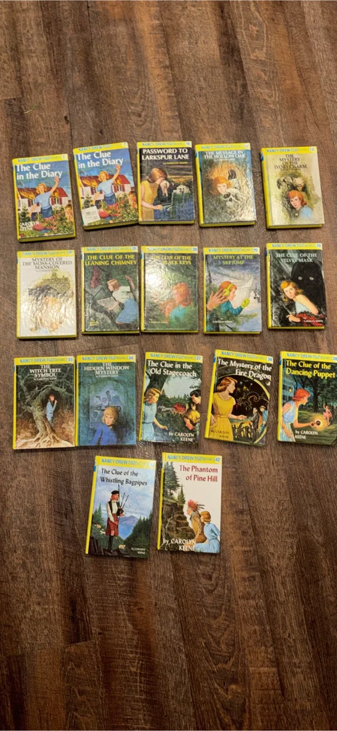 Nancy Drew Collection image indicator(2)