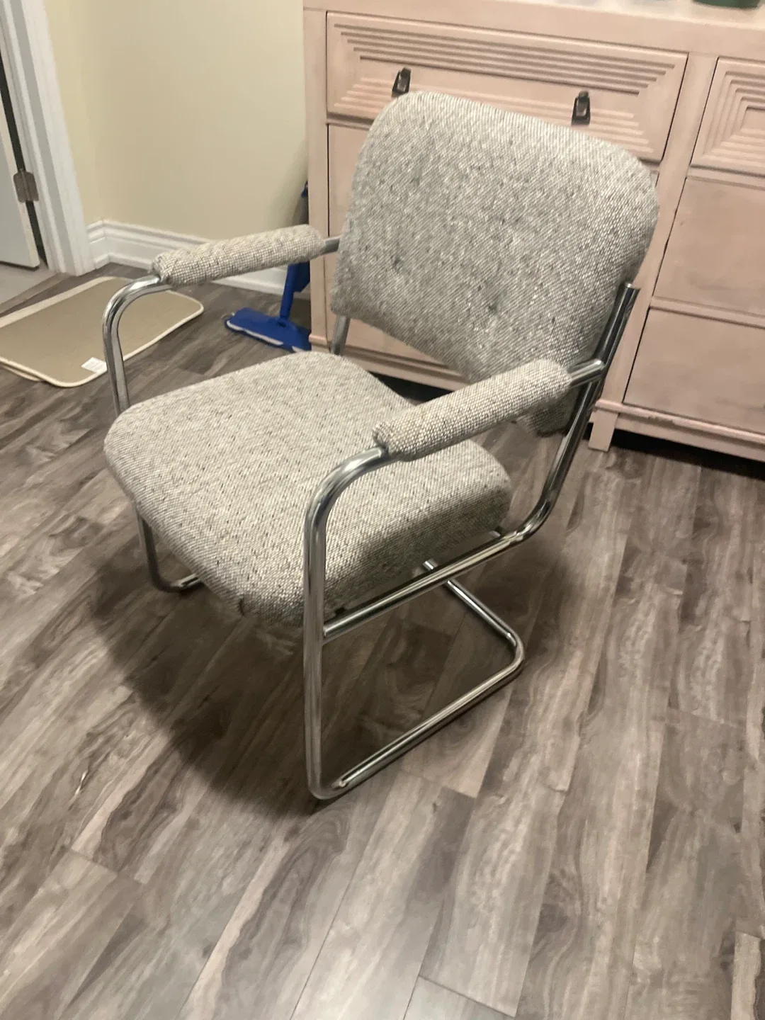 Vintage Chrome Frame Armchair - Retro Style image indicator(3)