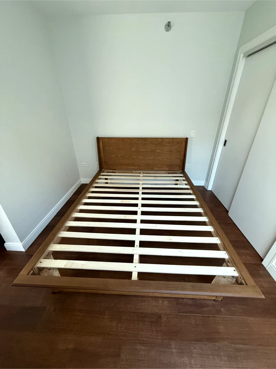 Queen Size Bed Frame image indicator(4)